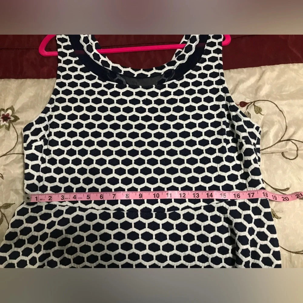 Dress - Picture 10 of 10